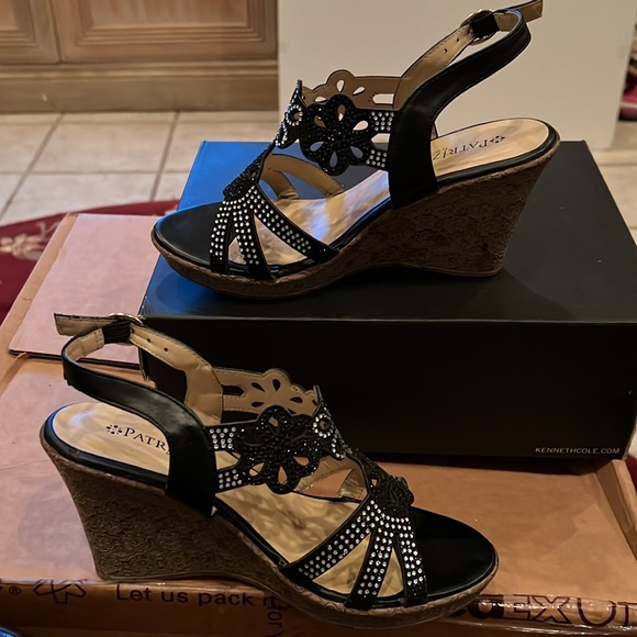 Patrizia by SpringStep Shoes - Patrizia Derna Sandals in Black Crystal Sz38 NEW